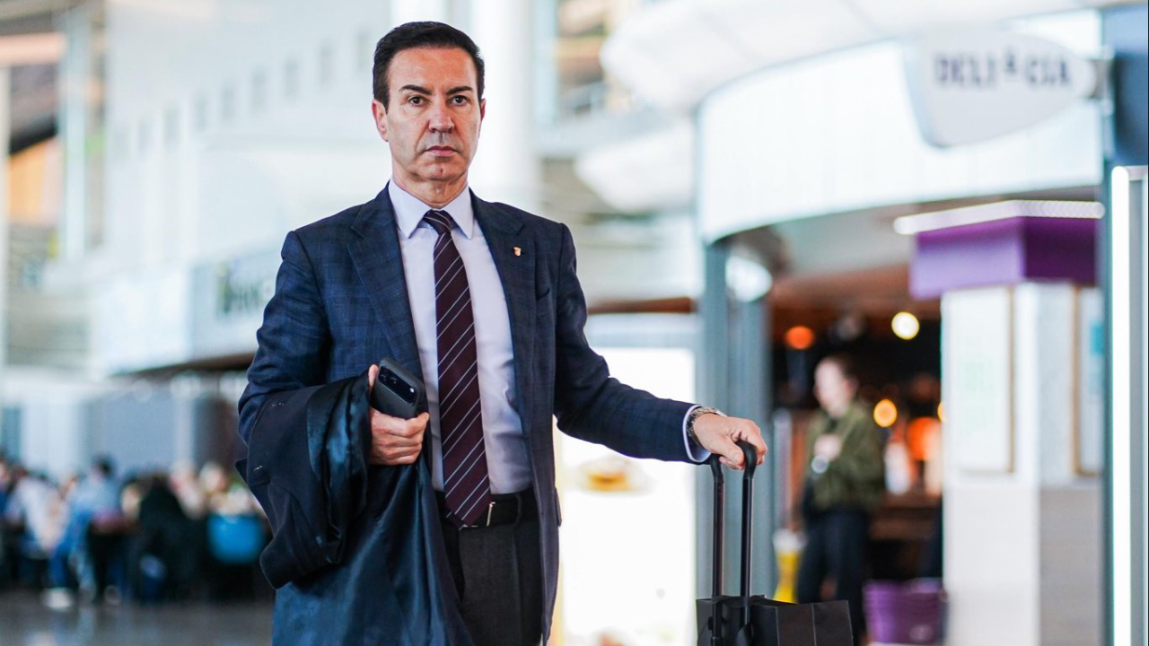 António Salvador, presidente do Sp. Braga, no aeroporto