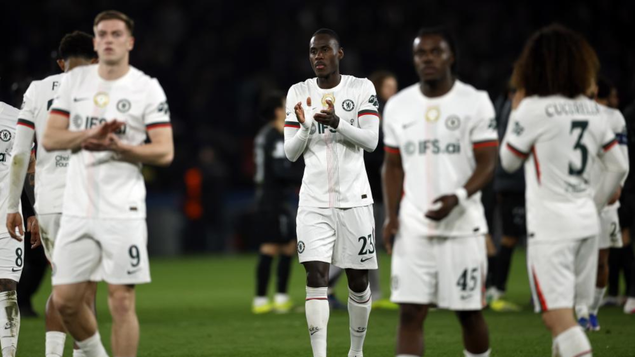 Jogadores do Chelsea desiludidos após derrota pesada com o PSG