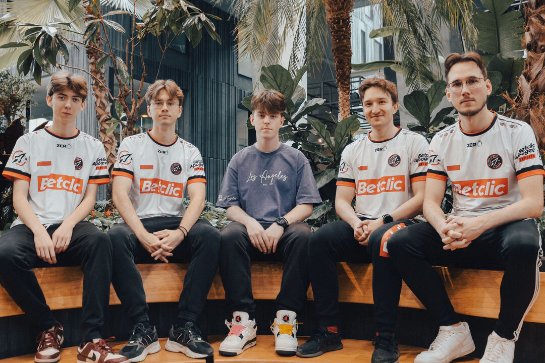 Equipa Apogee posa em Copenhaga para o Parken Challenger Championship