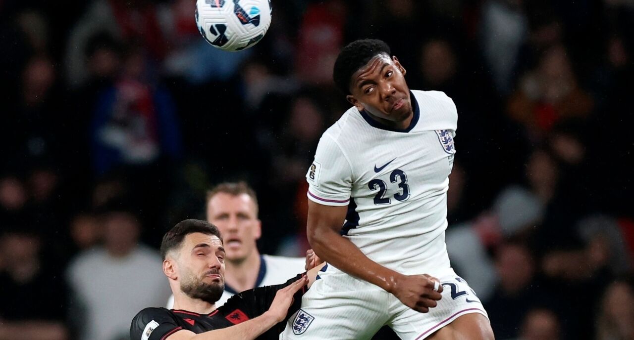 Lewis-Skelly procura mais tempo de jogo longe do Arsenal