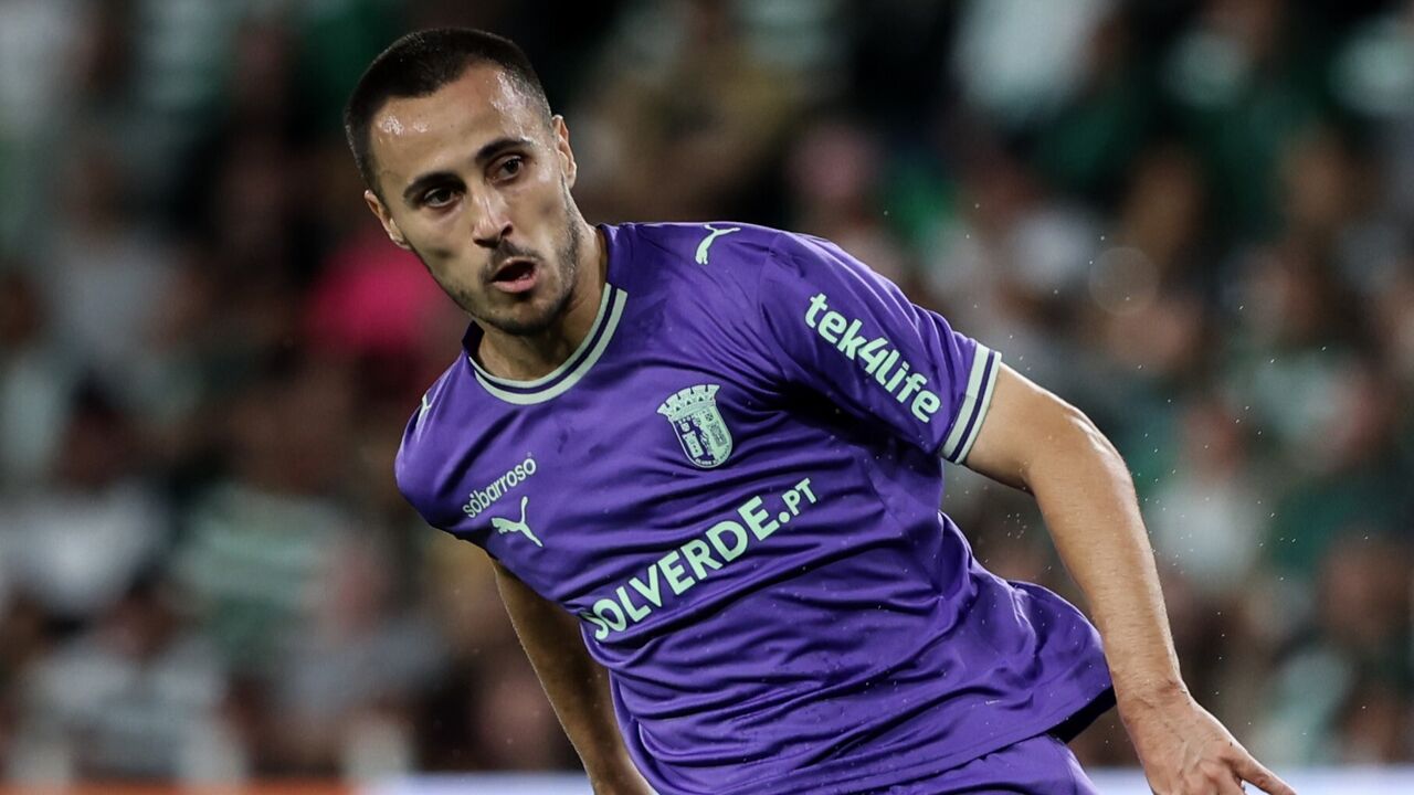 Leonardo Lelo reage à derrota com o Ferencváros