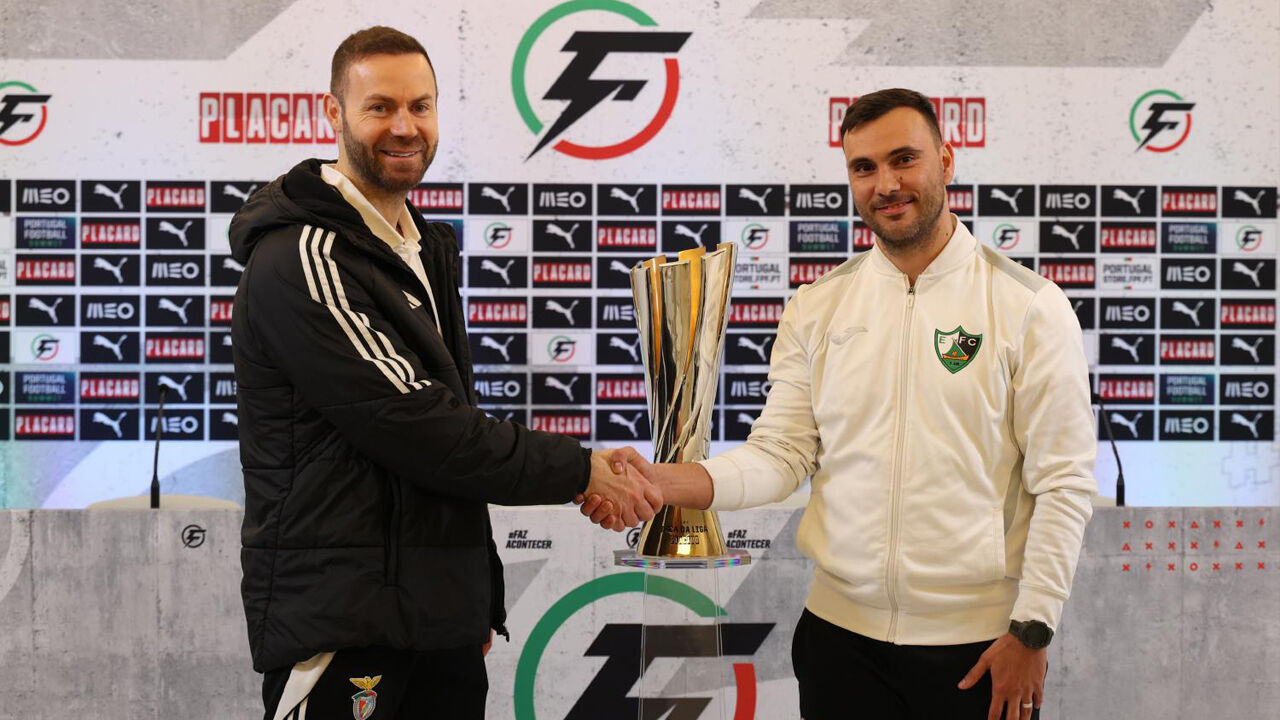 Cassiano Klein e Tiago Rasquete cumprimentam-se