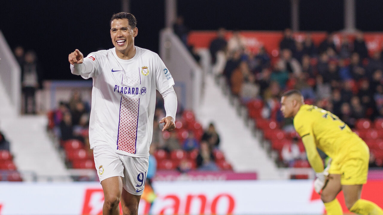 Sandro Lima celebra golo em Barcelos