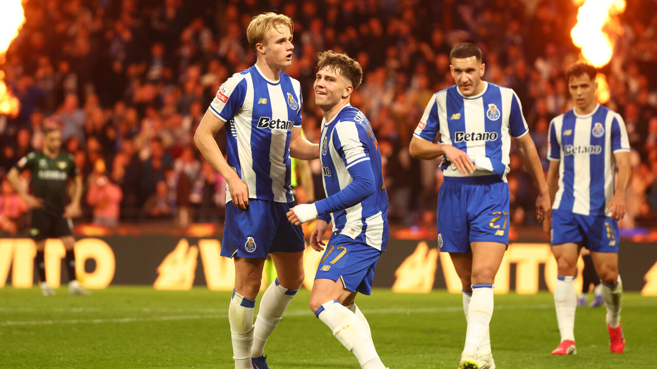 DECISIVOS. Froholdt e Pietuszewski continuam em grande com a camisola do FC Porto