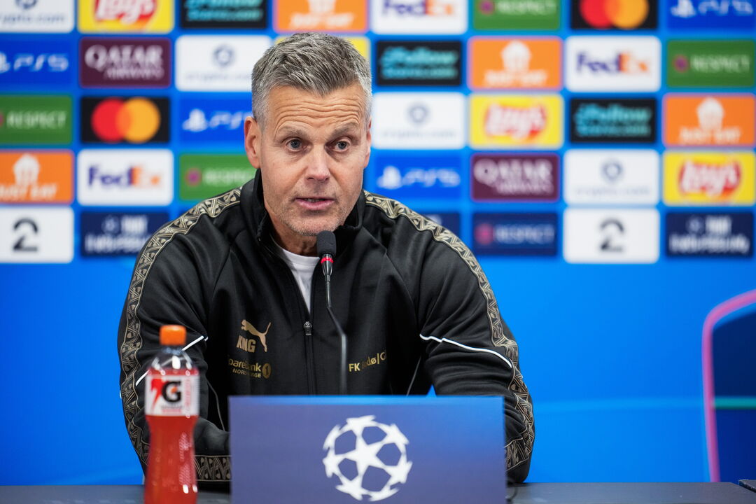 Kjetil Knutsen na conferência de antevisão ao jogo com o Sporting