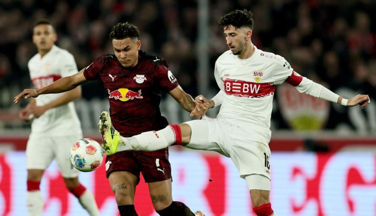 Atakan Karazor no duelo entre o Estugarda e o Leipzig