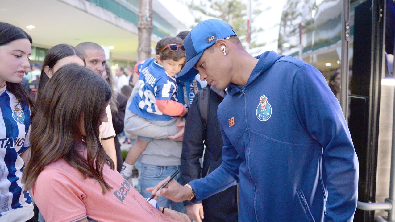 Thiago Silva pondera jogar após a morte da mãe