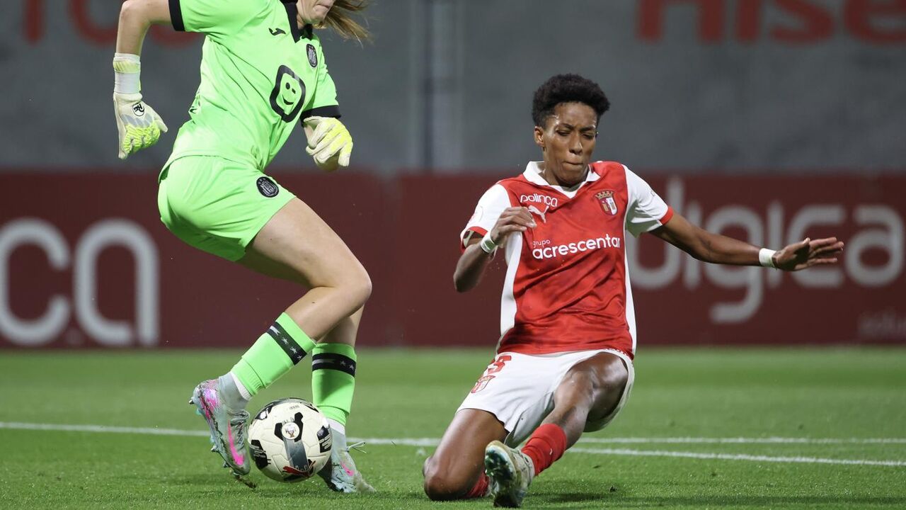 Melany Fortes (à direita)