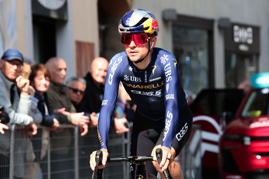 Thomas Pidcock vence o Milão-Torino'2026