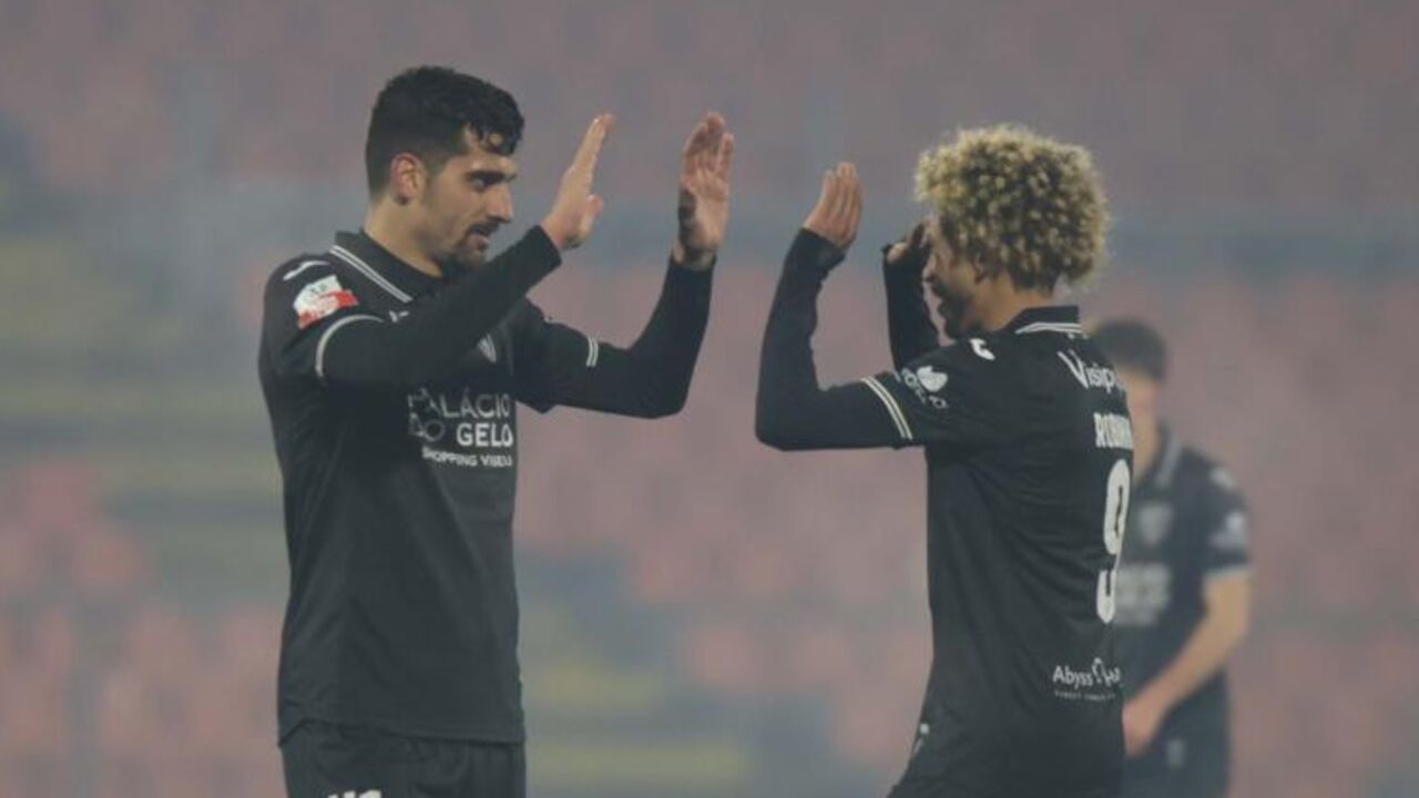 Futebolistas do Ac. Viseu celebram o Dia do Pai com valores de família e desporto