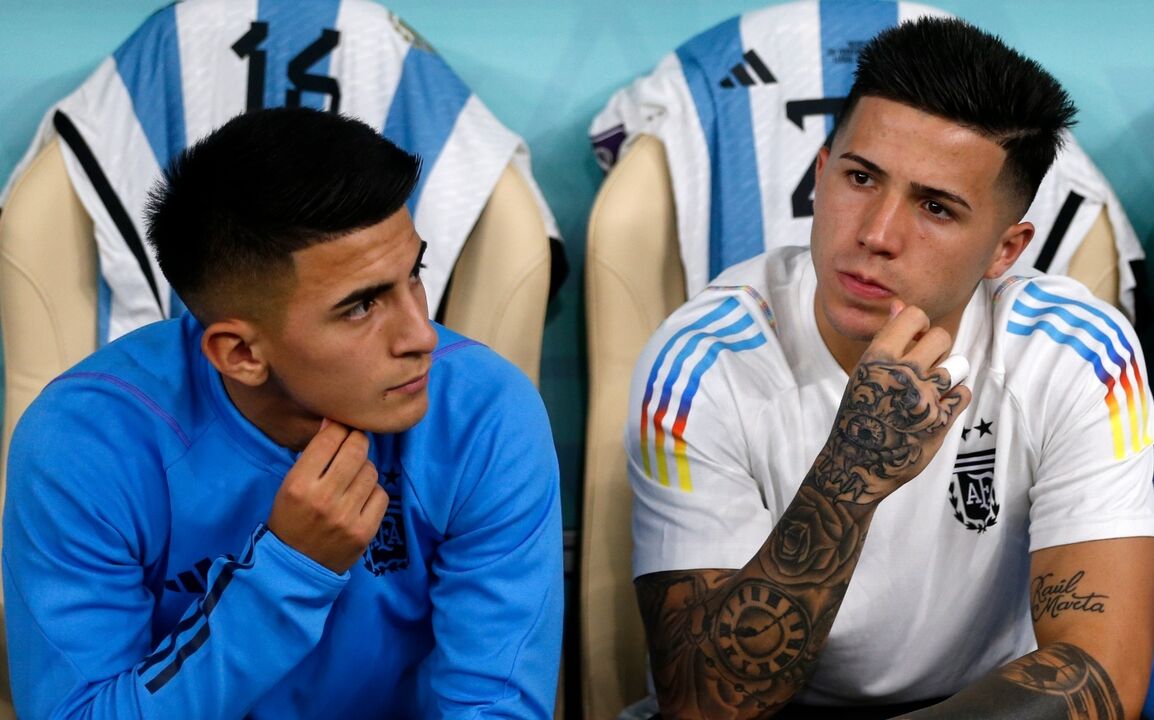 Leboeuf critica Enzo Fernández por cânticos racistas e possível saída do Chelsea