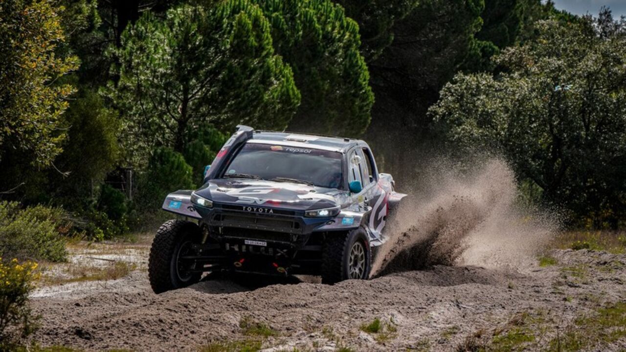 Toyota participa numa competição de todo-o-terreno