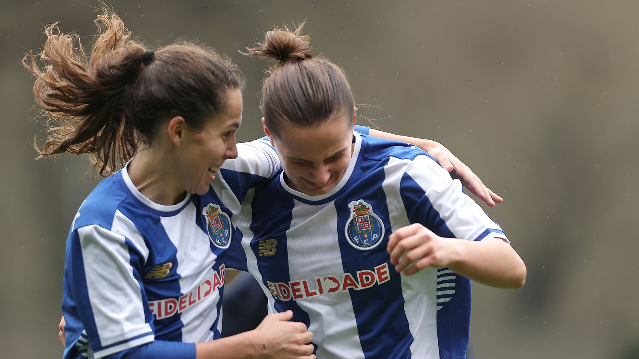 Azuis e brancas apuradas para a final da Taça