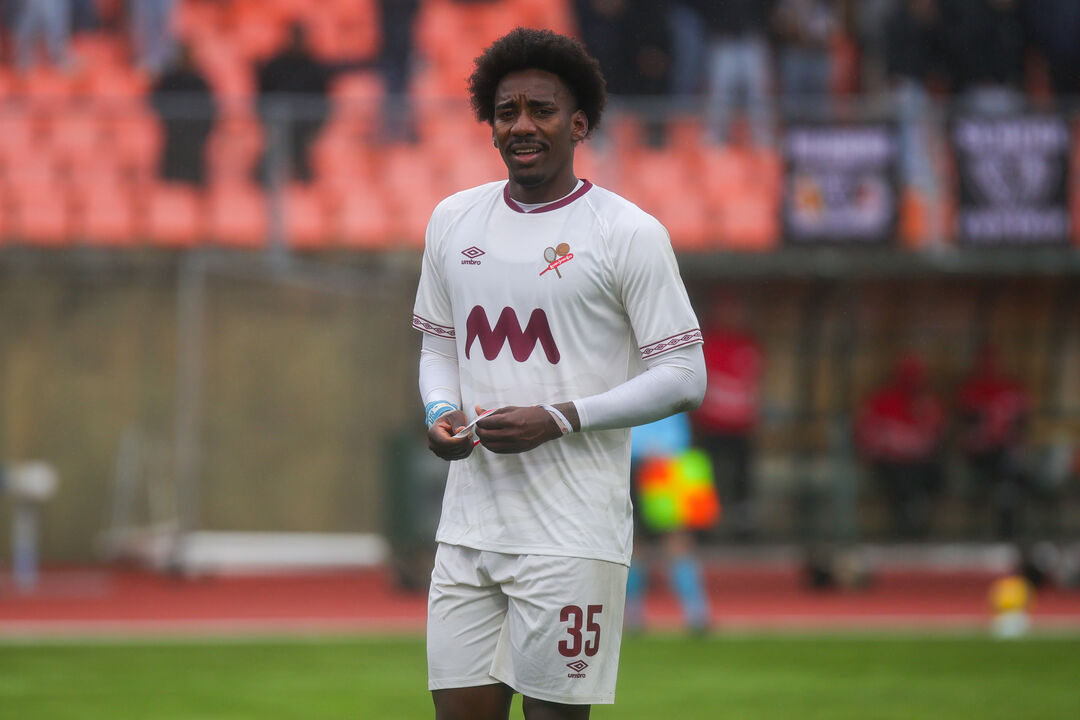 Bryan Róchez suspenso dois jogos