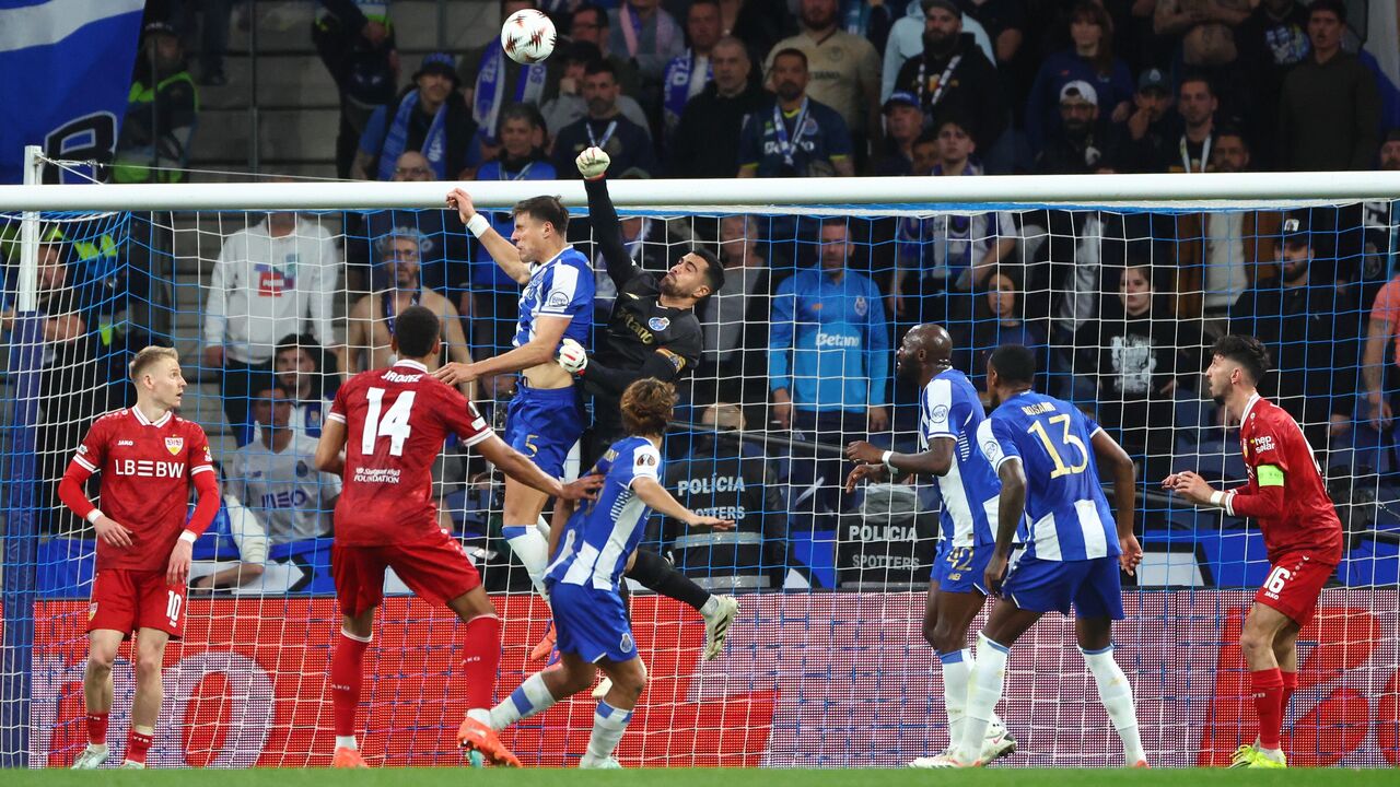Diogo Costa garante lugar do Porto nos quartos da Liga Europa