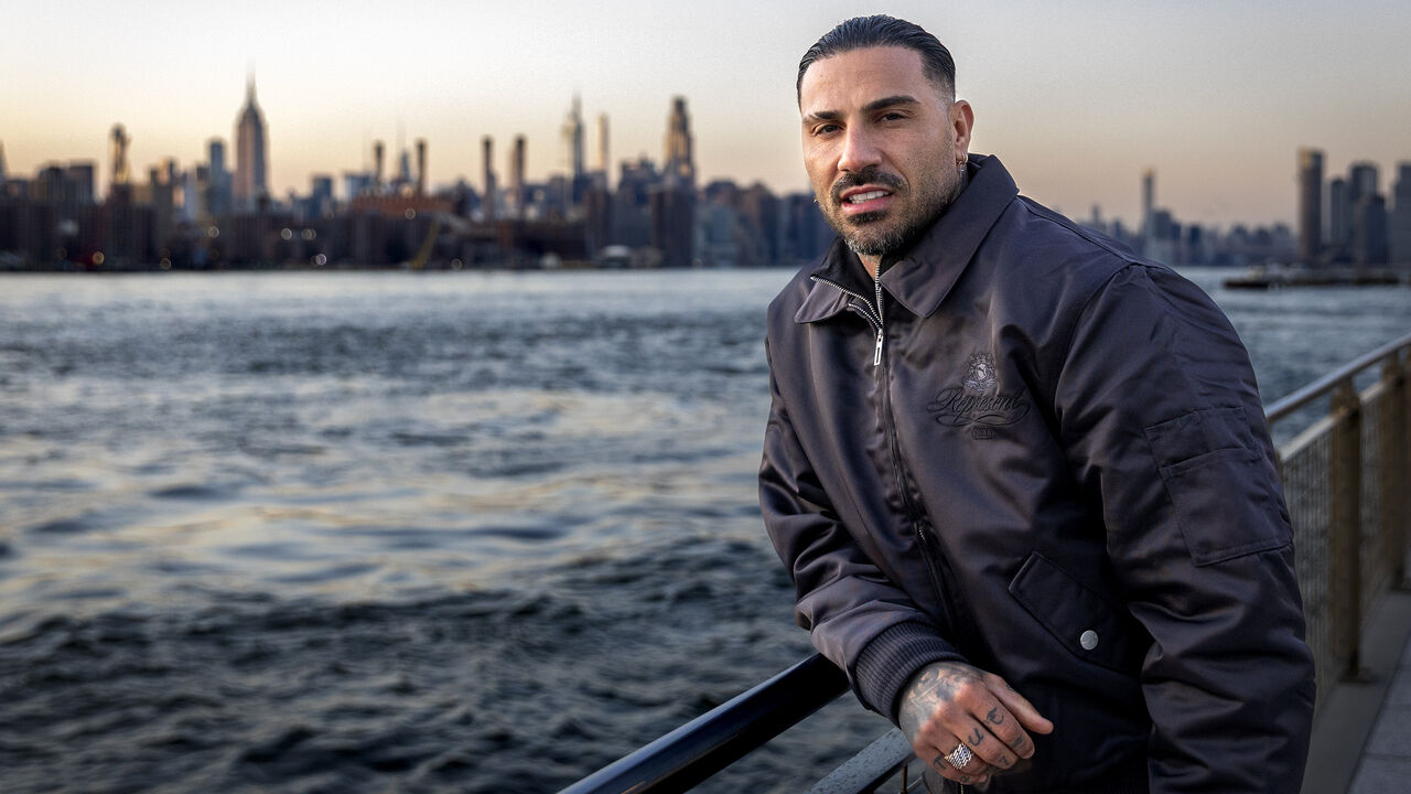 Ricardo Quaresma posa durante a entrevista a Record em Nova Iorque, EUA