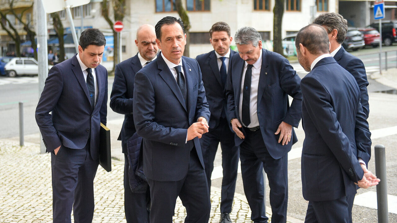 Pedro Proença no velório de Silvino