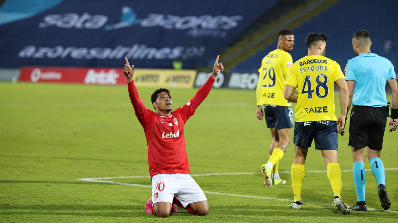 Vinícius festeja o golo decisivo