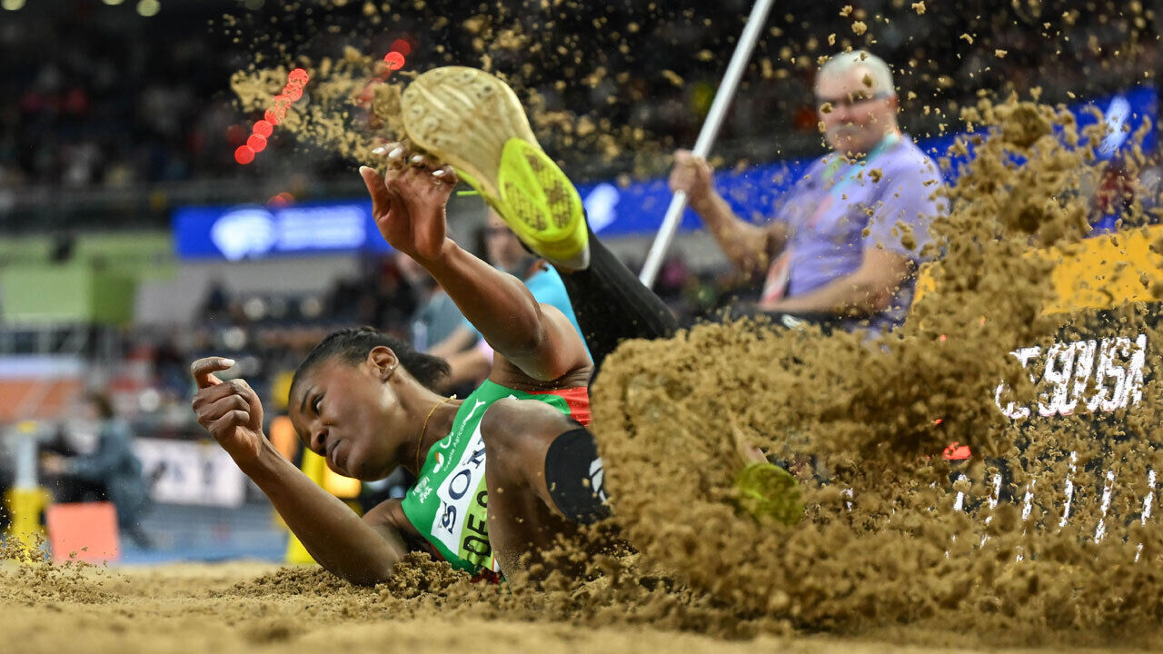 Agate de Sousa sagra-se campeã do mundo no salto em comprimento