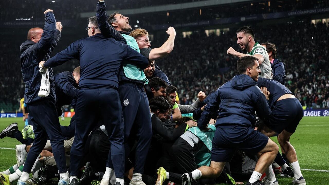 Celebração do Sporting após a vitória contra o Arsenal na Liga dos Campeões