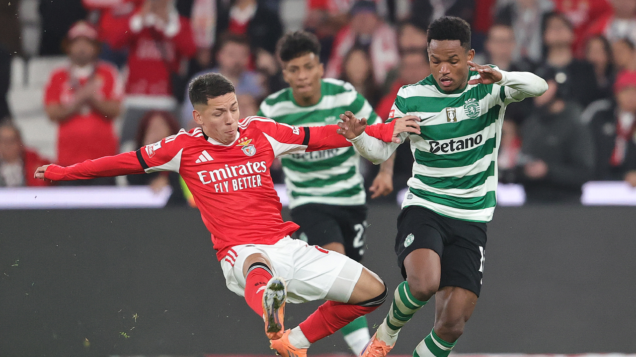 Prestianni e Geny Catamo durante o Benfica-Sporting