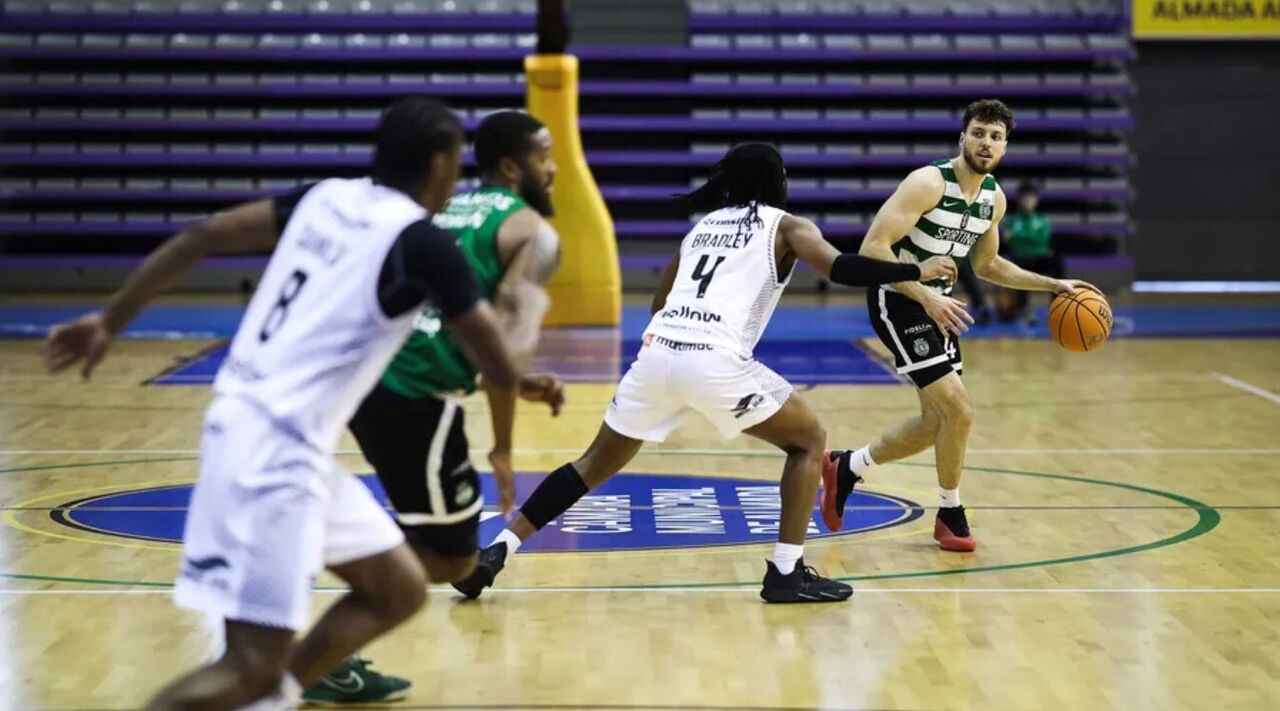 Basquetebol: Jogo da Taça Hugo dos Santos entre Sporting e outro clube