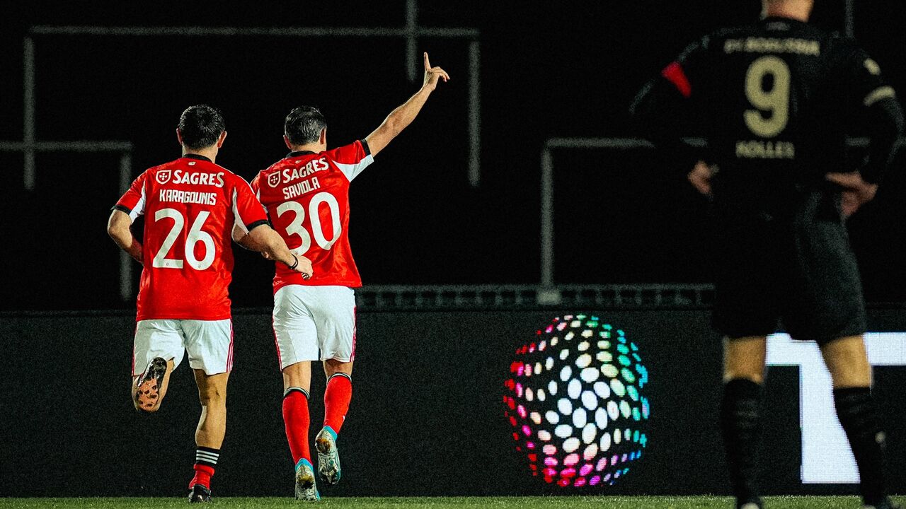 Saviola fatura pelo Benfica em jogo de lendas