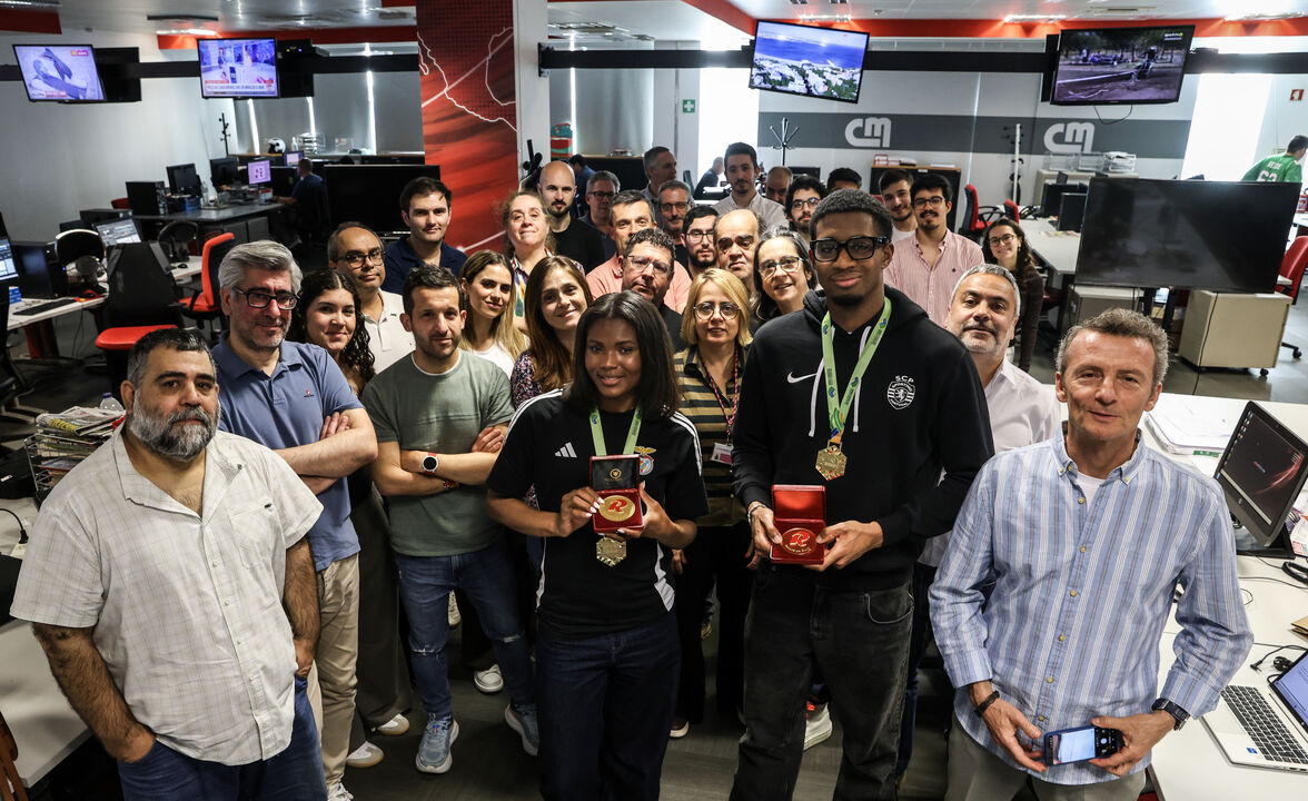 Atletas Agate de Sousa e Gerson Baldé celebram no Record com Record de Ouro