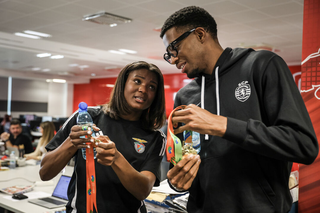 Agate de Sousa e Gerson Baldé celebram conquistas no Record com ouro