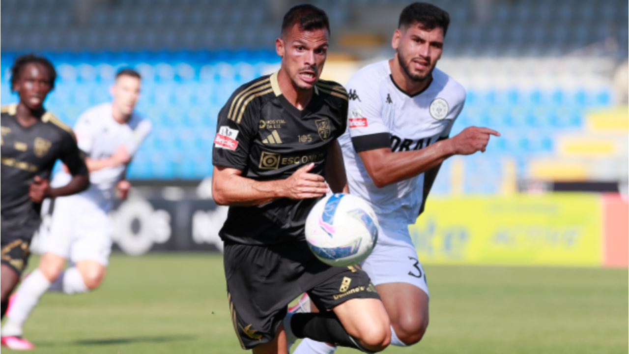 André Geraldes em jogo: polivalência no futebol em destaque