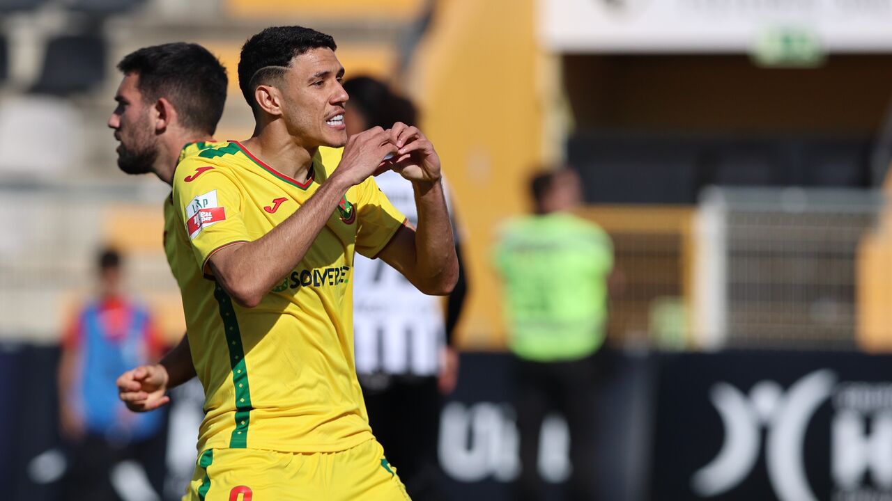 João Victor marca, mas Paços perde em Matosinhos