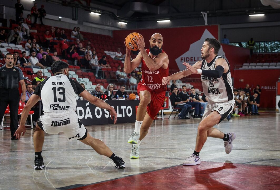 Benfica-Ovarense na Luz