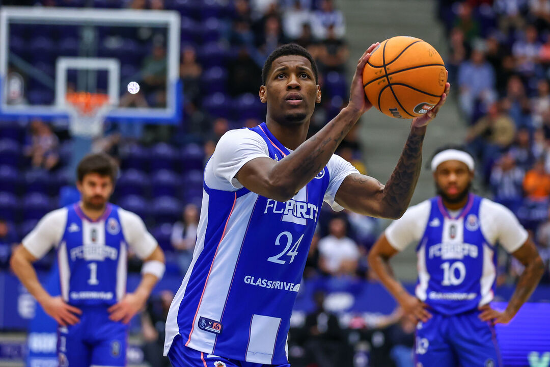 Basquetebol: FC Porto vence e sobe na classificação