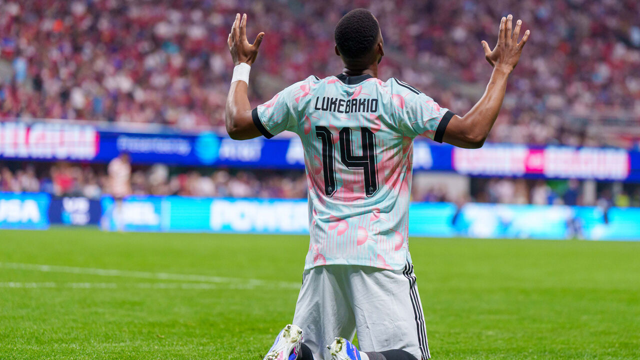 Lukebakio festeja durante a vitória da Bélgica sobre os Estados Unidos