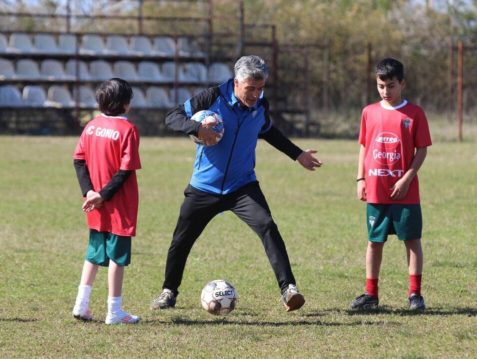 Antigo jogador do FC Porto, Marítimo e Nacional já trabalha