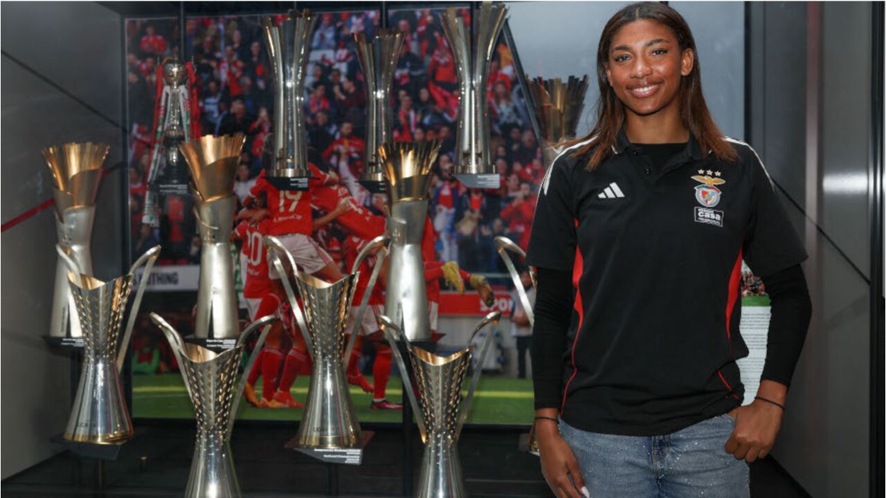 Zoe Matthews visita Museu Benfica - Cosme Damião