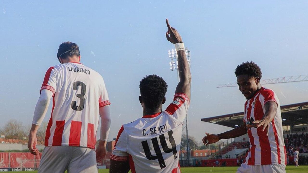 Semeu Commey festeja