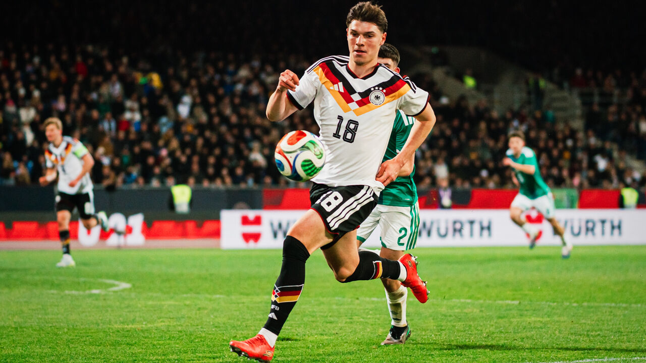 Mert Kömür ao serviço da seleção de sub-21 alemã