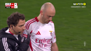 Alarme no Benfica: Aursnes lesiona-se frente ao Gil Vicente e pode ter clássico em risco
