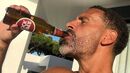 Rio Ferdinand a beber Super Bock
