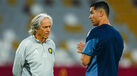 Jorge Jesus à conversa com Cristiano Ronaldo