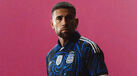 Otamendi mostra a nova camisola alternativa da Argentina