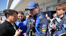 Max Verstappen no paddock durante a primeira sessão de treinos livres para o GP do Japão