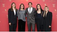 Rui Costa, presidente do Benfica, com algumas nomeadas do futebol feminino