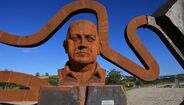 Escultura junto ao Autódromo Internacional do Algarve homenageia fundador Paulo Pinheiro