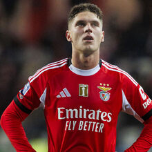 <![CDATA[ Empresário de Sudakov deixa garantia: «Está 100% concentrado no Benfica» ]]>