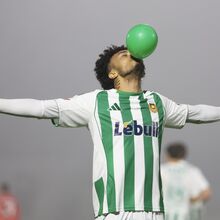 <![CDATA[ Jalen Blesa já morde os calcanhares a André Luiz no Rio Ave ]]>
