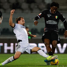 <![CDATA[ Eddy Doué marcou no regresso ao onze e ganha pontos com João Nuno ]]>