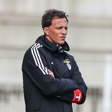 <![CDATA[ Vítor Vinha promete: «Quem jogar vai defender com toda a honra as cores do Benfica» ]]>