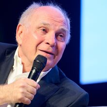 <![CDATA[ Uli Hoeness: «Se Isak vale 150 M€, então Kane valerá 250 M€» ]]>